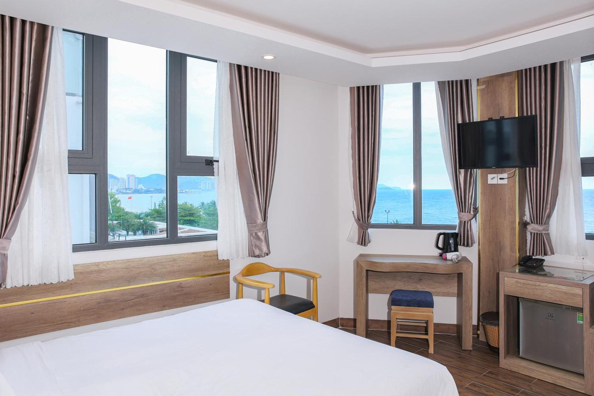 Azura Gold Hotel & Apartment Nha Trang Zewnętrze zdjęcie