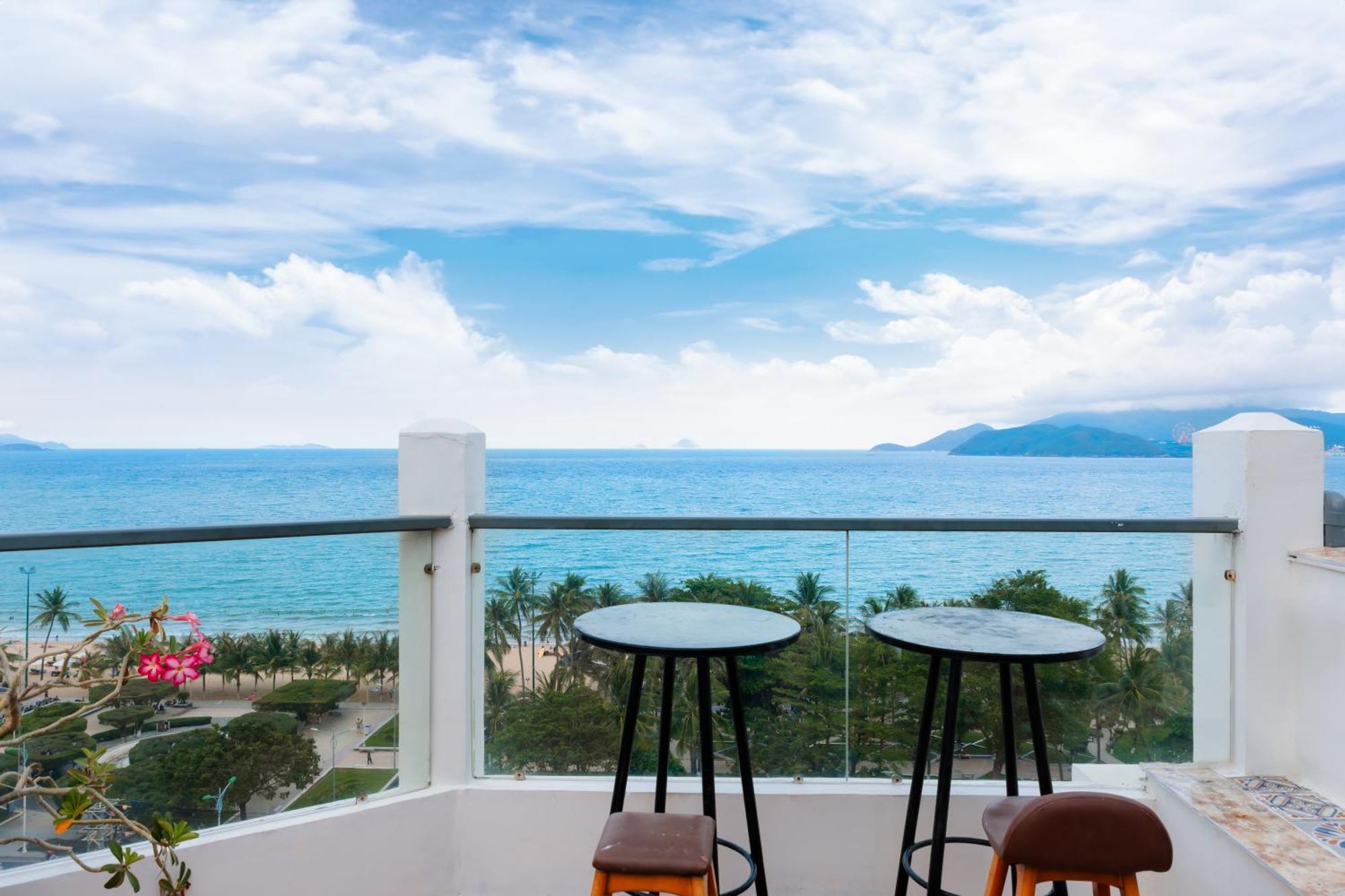Azura Gold Hotel & Apartment Nha Trang Zewnętrze zdjęcie